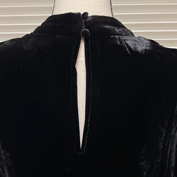 Boden Mutton Sleeve Velvet Top in Black, Size 20-22 - Picture 10 of 14